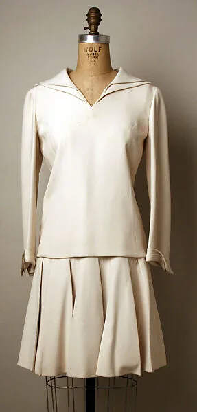 Ensemble — Mila Schön