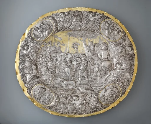 Dish or plateau