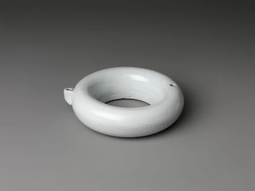 백자 고리 모양 연적 조선|白磁環形硯滴 朝鮮|Ring-shaped water dropper