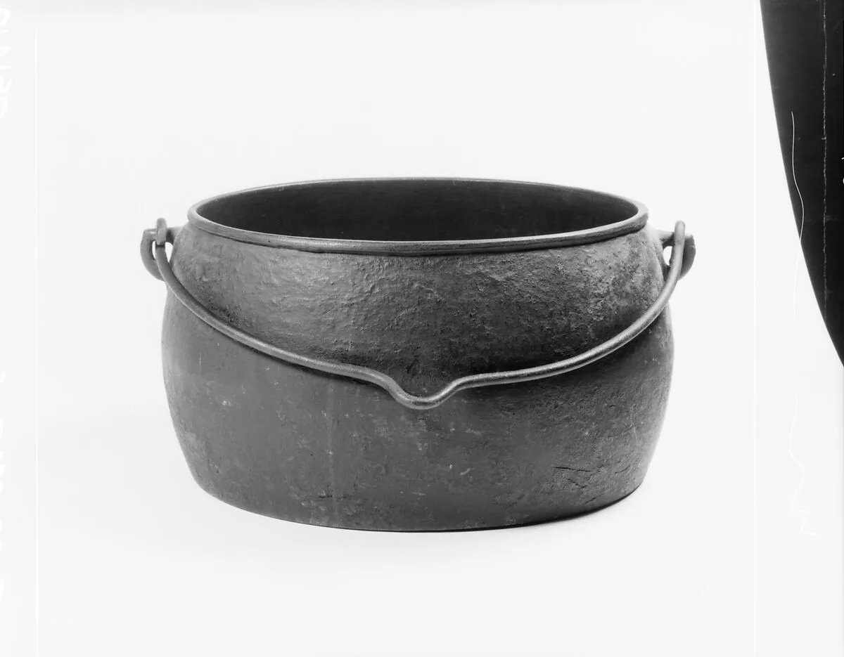 Pot — Unknown