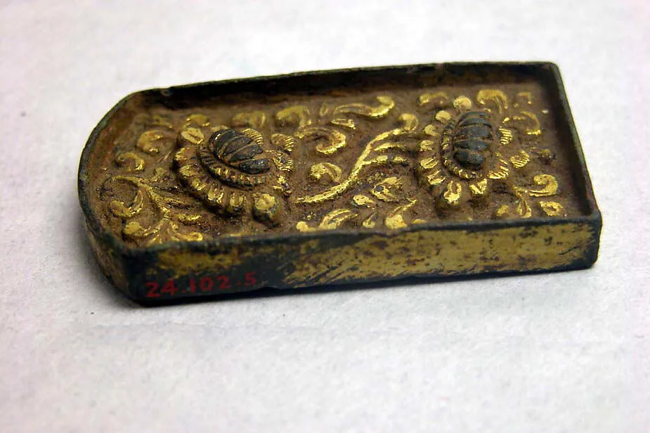 唐 鎏金青銅带板|Decorative belt plaque — Unknown