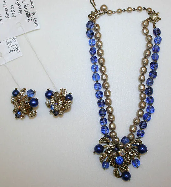Jewelry set — Vendôme & Coro