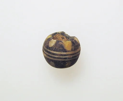 Glass bead