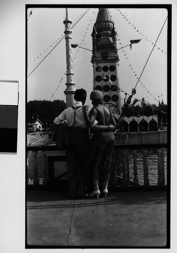 [Couple in Luna Park From Behind, Coney Island, New York]