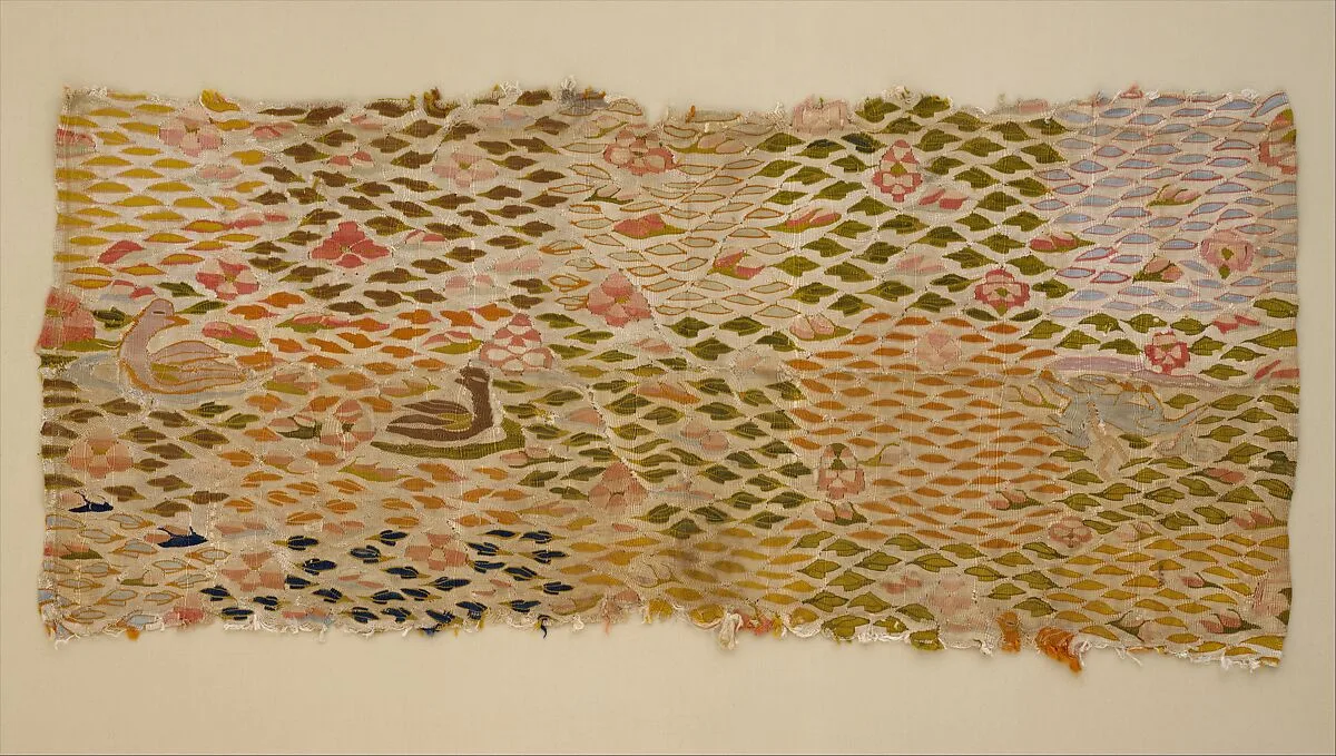 中亞或華北(十三世紀) 蓮池水禽紋緙絲|Textile with Aquatic Birds and Recumbent Animal — Unknown