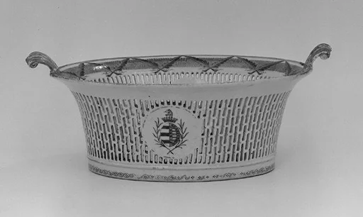 Fruit basket (part of a service)