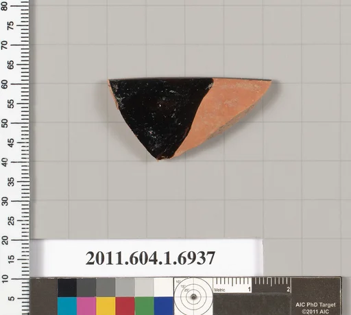 Terracotta rim fragment of a kylix (drinking cup)