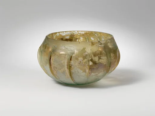 Glass ribbed bowl