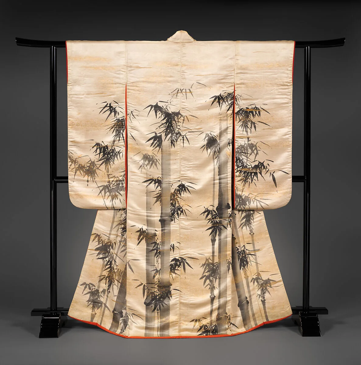 祇園南海筆 白繻子地墨竹図打掛|Over Robe (Uchikake) with Bamboo — Gion Nankai
