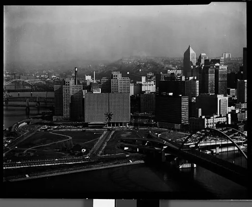 [Skyline, Pittsburgh, Pennsylvania]