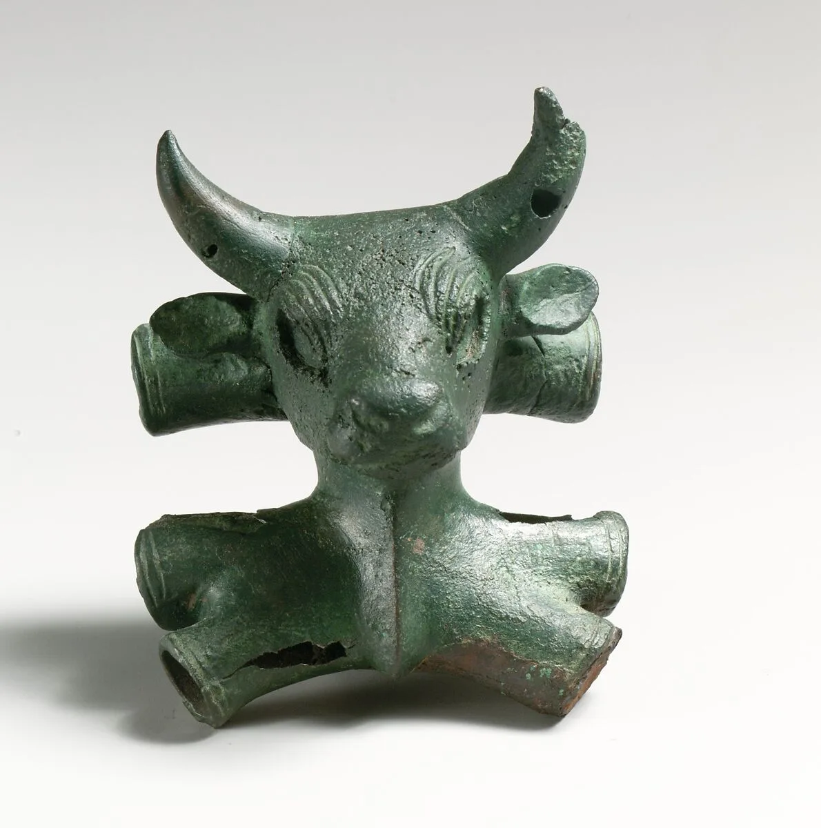 Bronze bull's head — Unknown