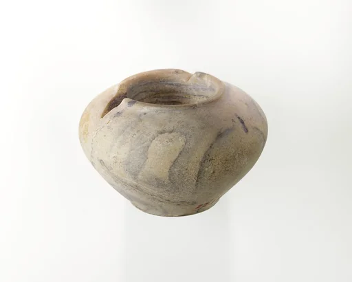 Kohl pot, ring and rim missing