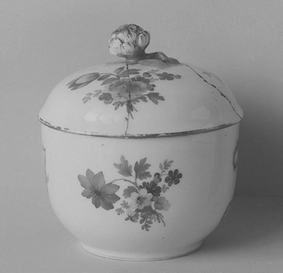 Sugar bowl (part of a set) — Royal Porcelain Manufactory, Berlin