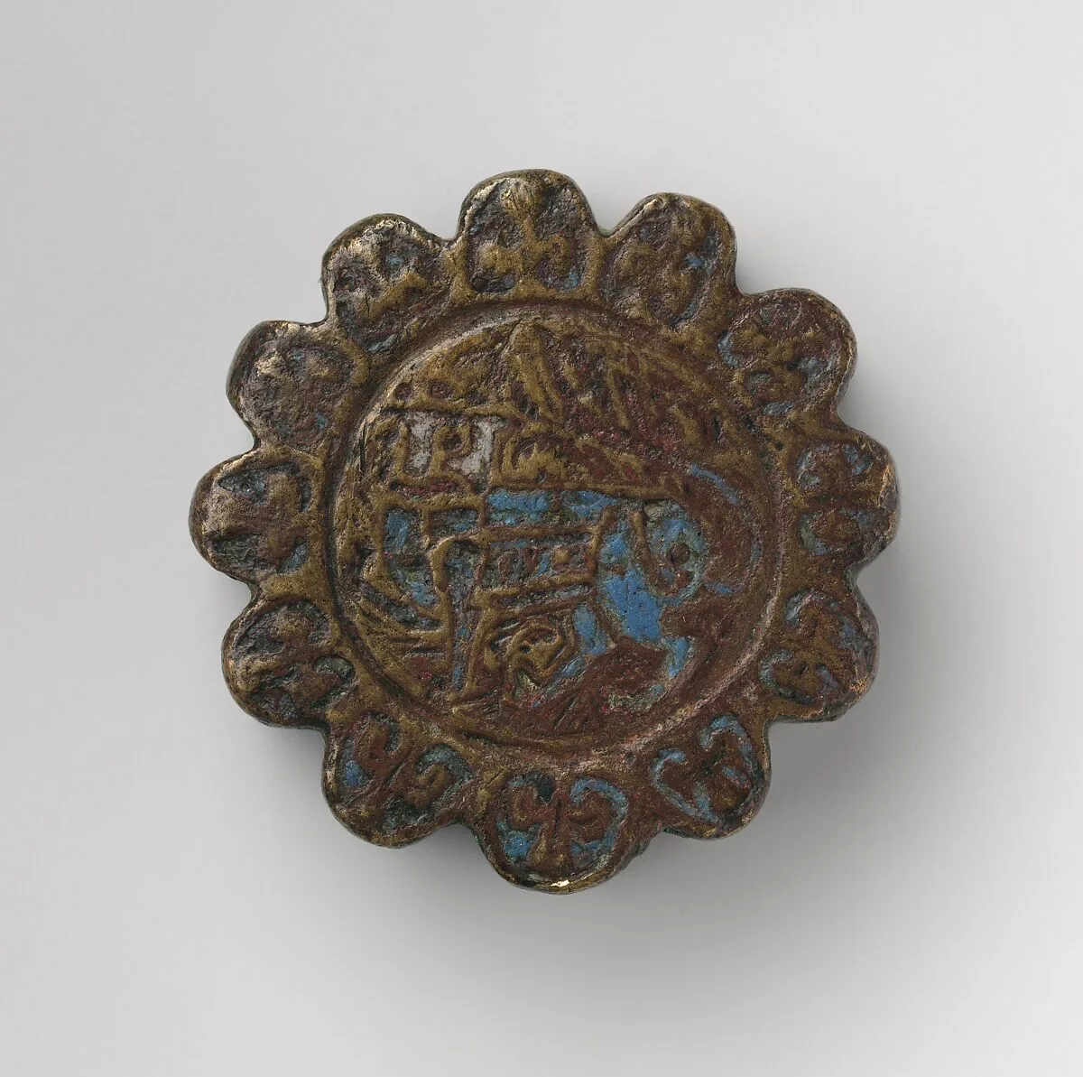 Round Dagger Pommel with Scalloped Edges — Unknown