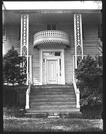 [Jigsaw Ornament Doorway, Nyack, New York]