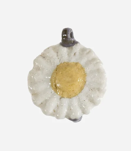 Bead in the Form of a daisy