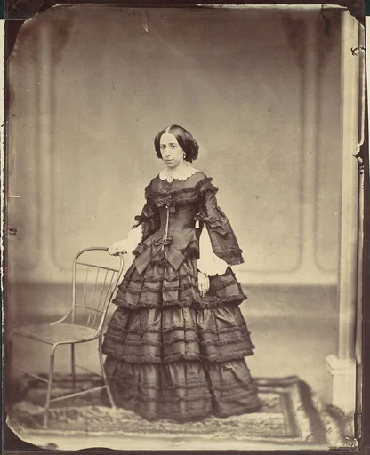 Frau Hofrat Josefine Raymond