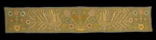 Bed curtain border