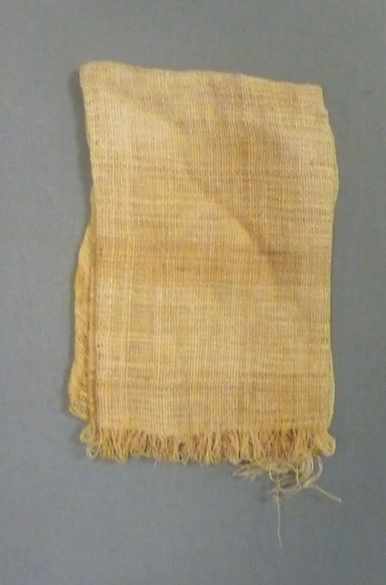 Miniature Linen Sheet From Foundation Deposit 2 of Hatshepsut's Valley Temple — Unknown