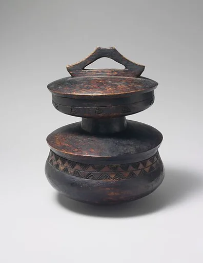 Multi-Lidded Vessel