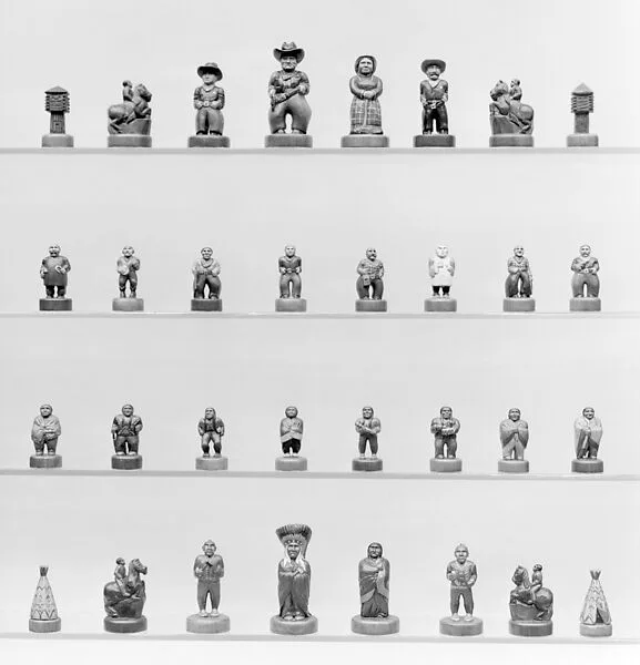 Chessmen (32) — Robert Leach