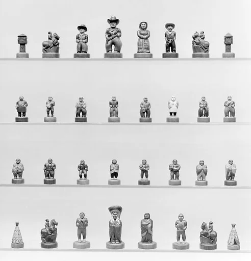 Chessmen (32)