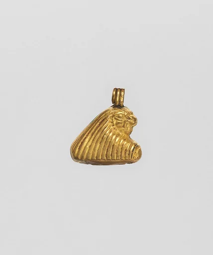 Amulet, falcon pendant