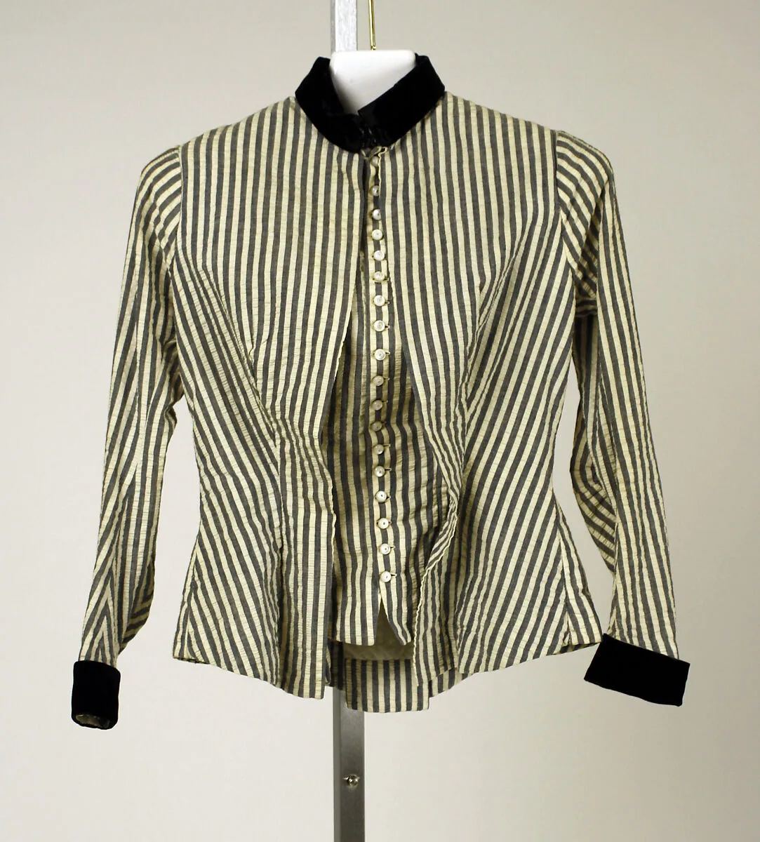Suit — Unknown