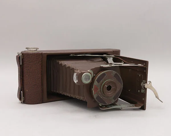 No. 1A Gift Kodak — Eastman Kodak Co.|Walter Dorwin Teague