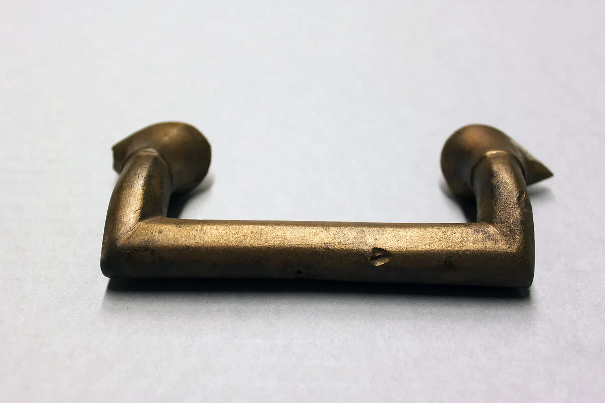 Handle — Unknown
