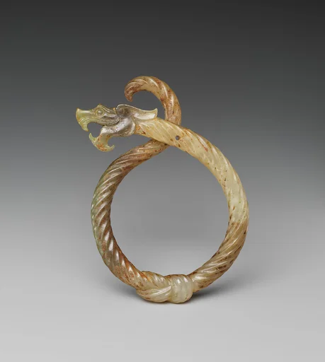 戰國 絞絲龍形玉佩|Knotted dragon pendant