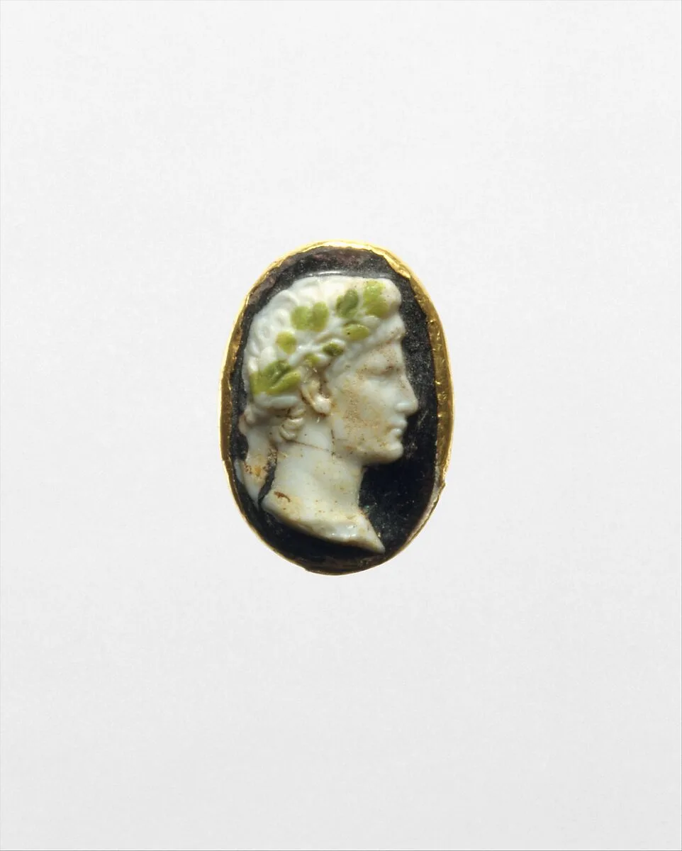 Gold ring with cameo glass portrait of the Emperor Augustus — Unknown