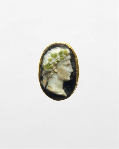 Gold ring with cameo glass portrait of the Emperor Augustus