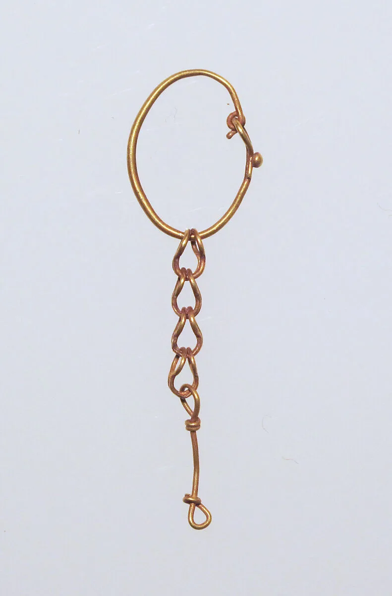 Earring with chain pendant — Unknown