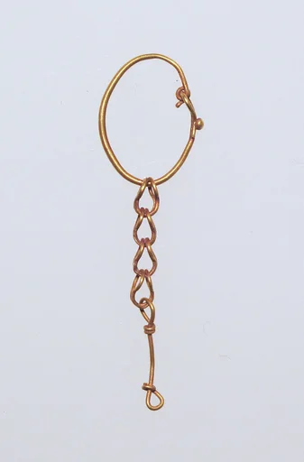 Earring with chain pendant