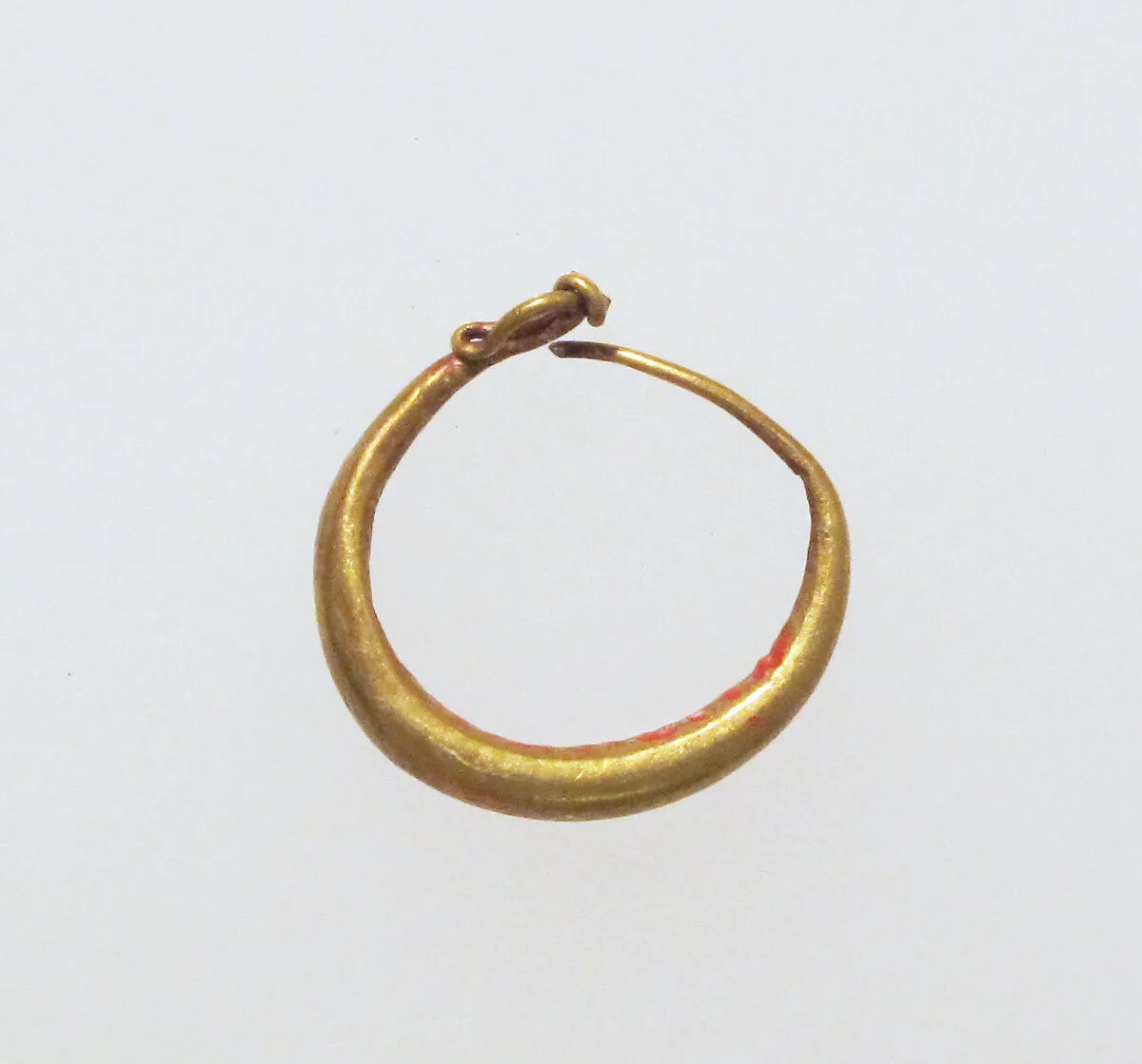 Earring-loop type, plain — Unknown