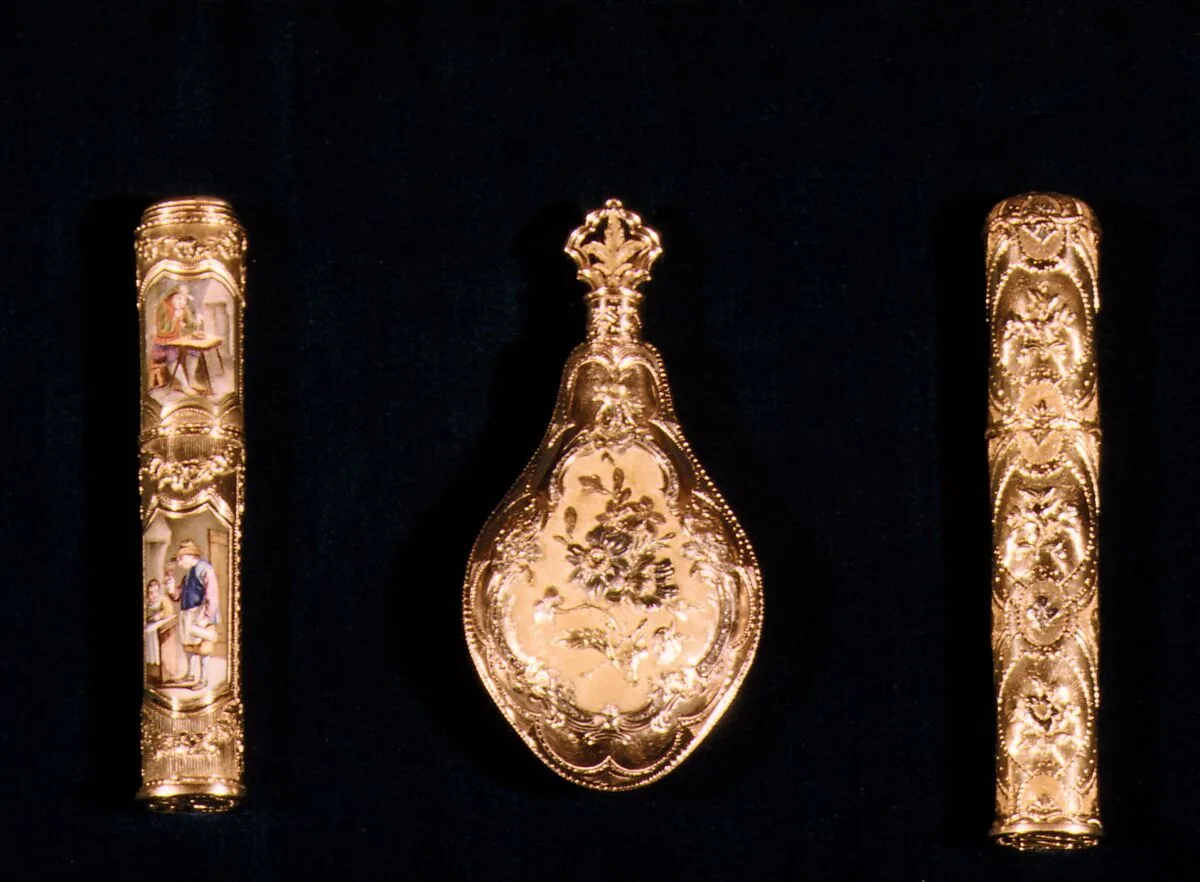 Scent bottle — Unknown