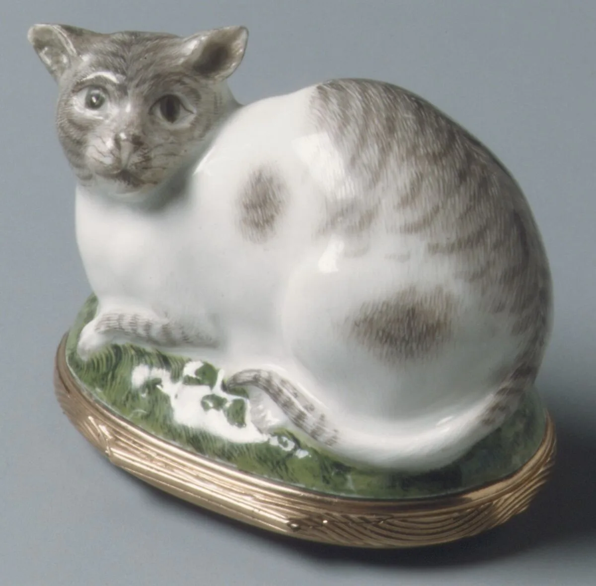 Snuffbox in the form of a cat — Meissen Manufactory