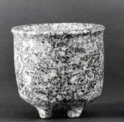 Footed bowl