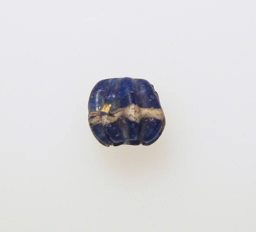 Glass bead