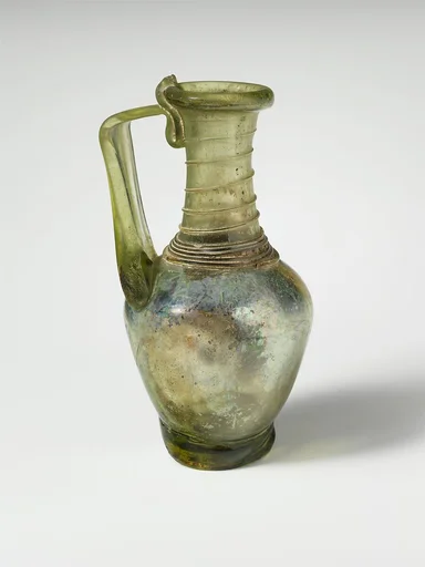 Glass jug