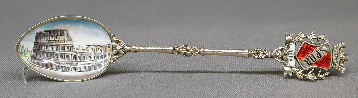 Souvenir spoon with view of Roman Colosseum — Unknown