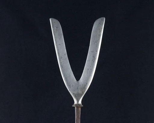 Arrowhead (<i>Yanone</i>)