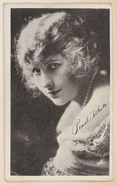 Pearl White from Kromo Gravure "Leading Moving Picture Stars" (W623) — Kromo Gravure Photo Company, Detroit, Michigan
