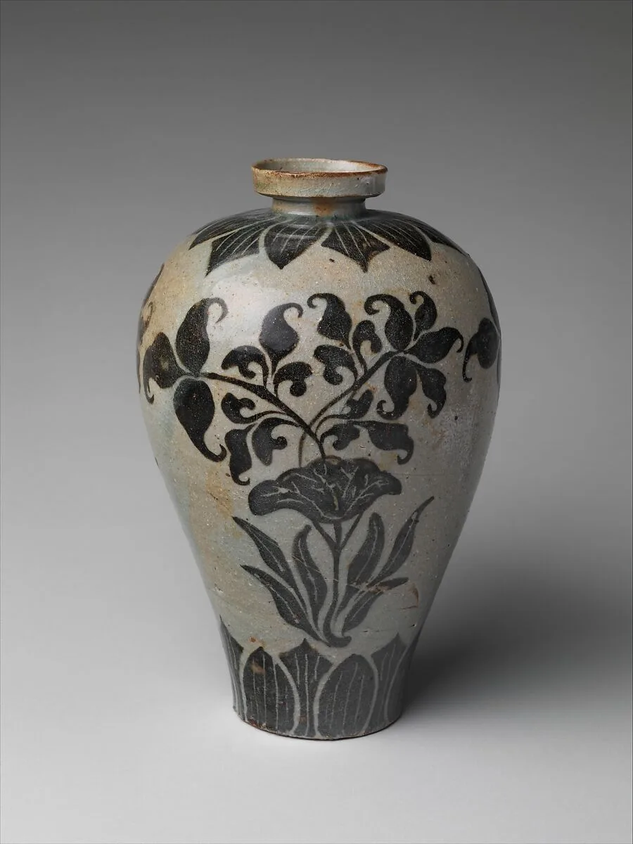 청자 철화 연꽃 무늬 매병 고려|靑磁鐵畫蓮花文梅甁 高麗|Maebyeong decorated with lotus — Unknown