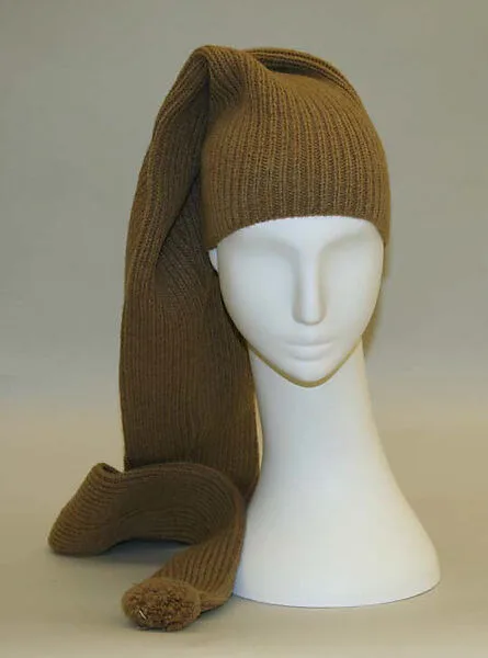 Cap — Dorothée Bis