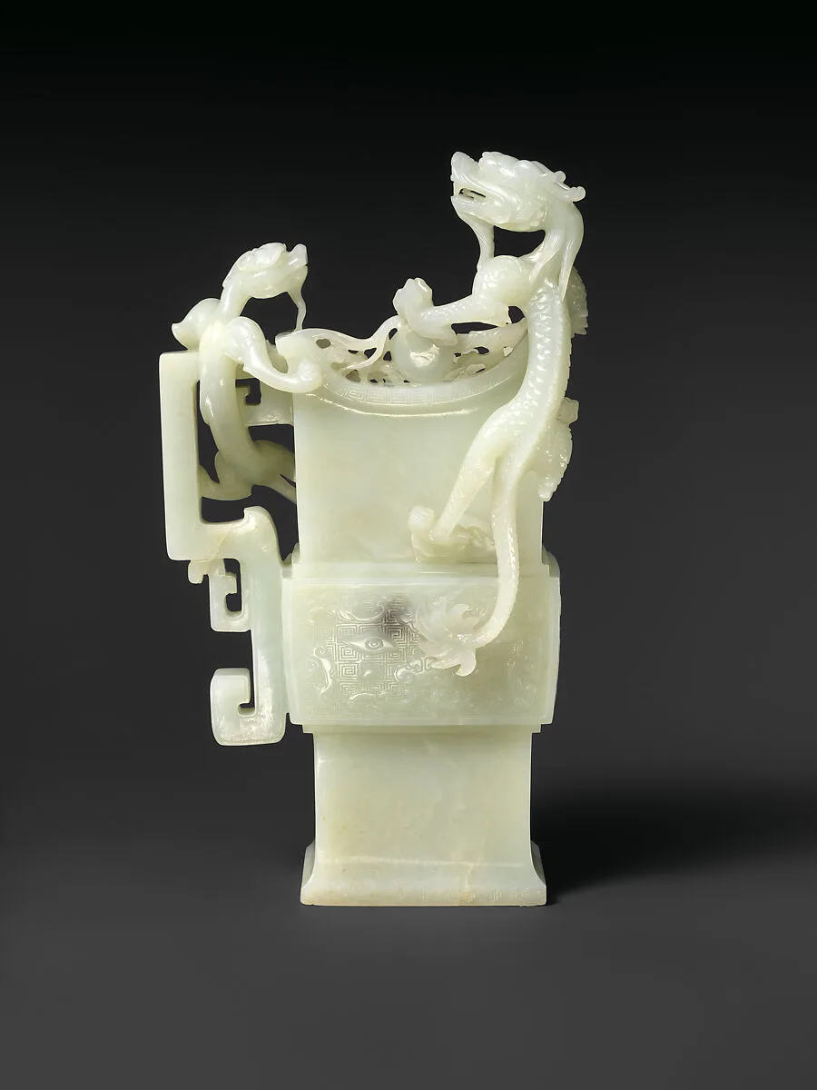 清中期 玉雕雙龍方觚|Archaic-style vase with dragons — Unknown