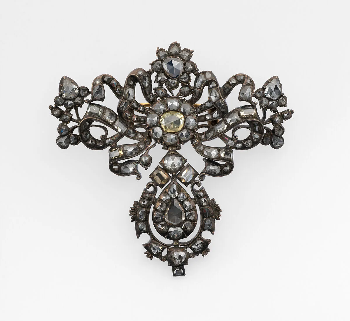 Brooch — Unknown