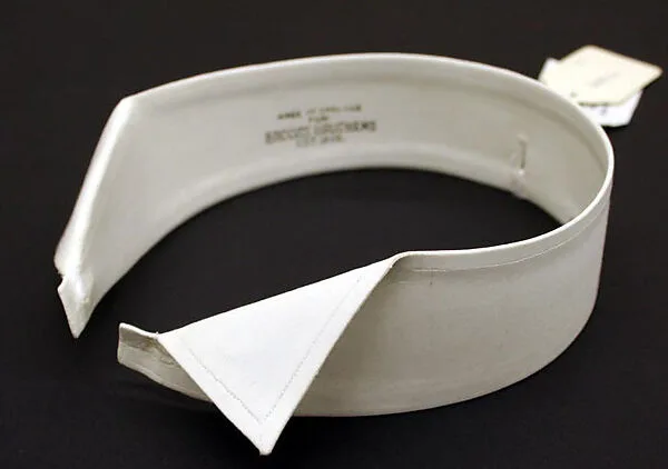 Collar — Brooks Brothers