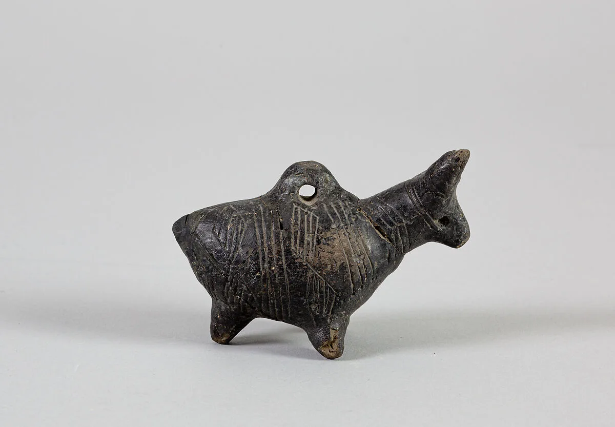 Terracotta askos in the shape of a quadruped — Unknown